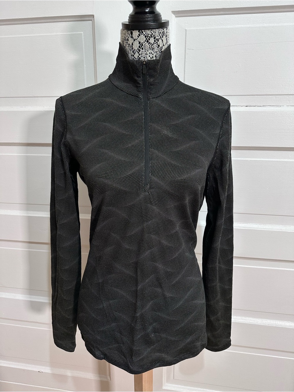 ICEBREAKER Merino 200 Oasis Long Sleeve Half Zip Size L Black Base layer $140